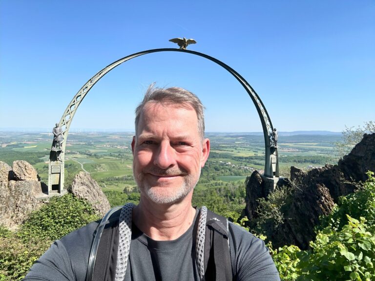 Trance auf dem Donnersberg – Wie Wandern zum hypnotischen Erlebnis wird